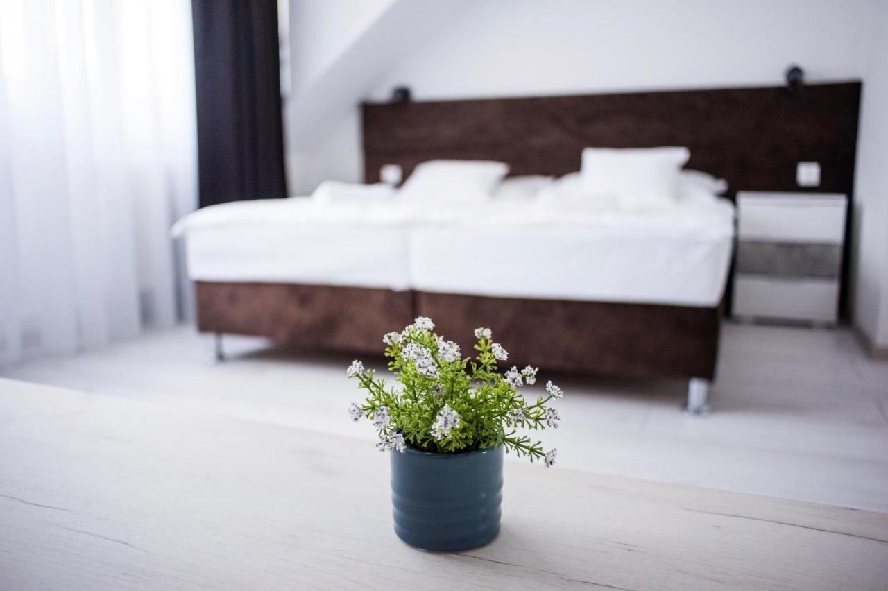 Bed and Breakfast Q-Panzio Tata Esterno foto